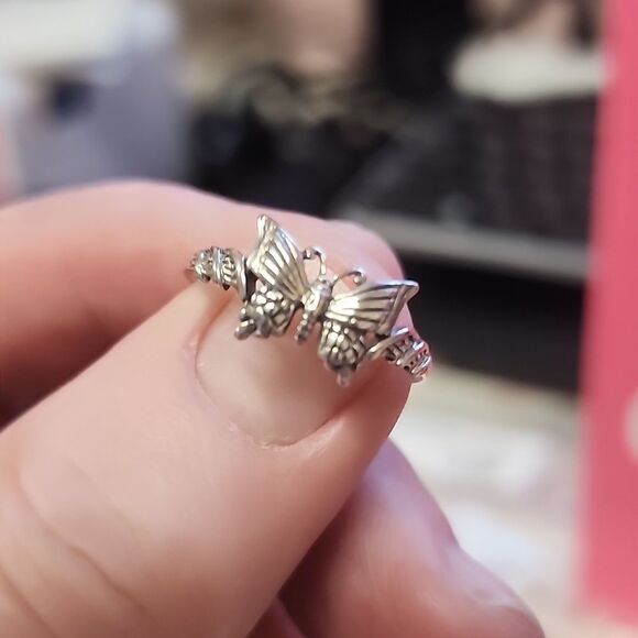 Butterfly Dainty 925 Sterling silver Ring size 7.75 NWT - Picture 4 of 6
